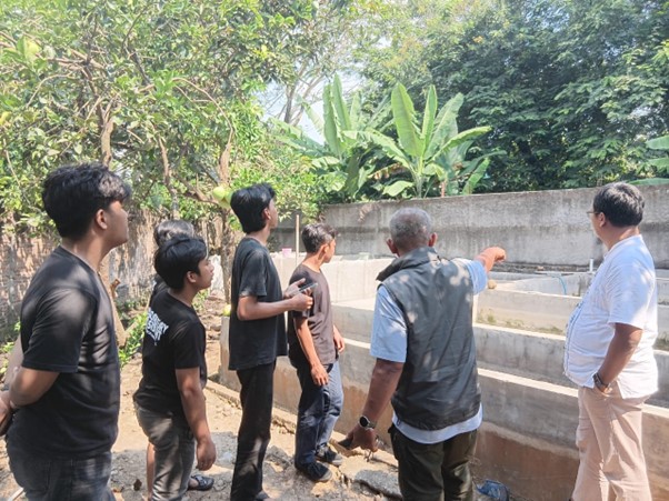 INSPIRATIF: PKM UMS Kembangkan Smart Farming Budidaya Lele Berbasis IoT dan Panel Surya