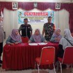 Babinsa Koramil 19/Trucuk Kawal Penyaluran BLT Dana Desa Tahap X di Desa Mireng