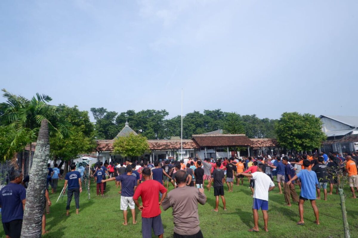 Senam Ceria Warga Binaan Lapas Purwodadi Jaga Kebugaran Bersama Instruktur Profesional
