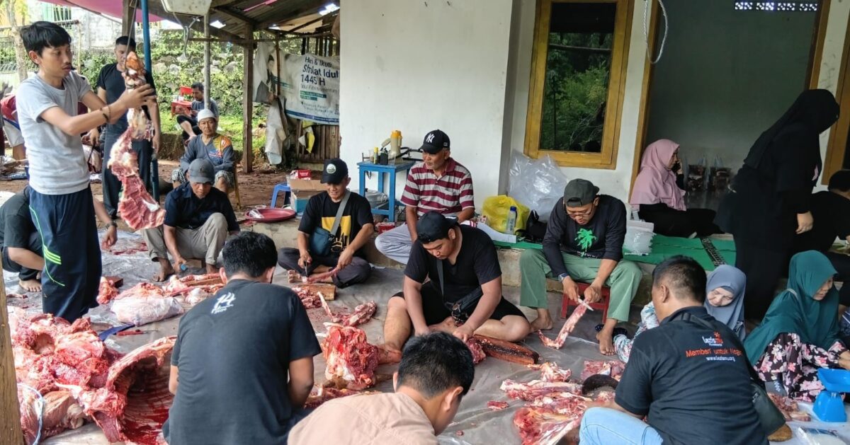 Semangat Berbagi di Idul Adha, Muhammadiyah Purwakarta Sembelih 3 Sapi dan 5 Kambing untuk Masyarakat