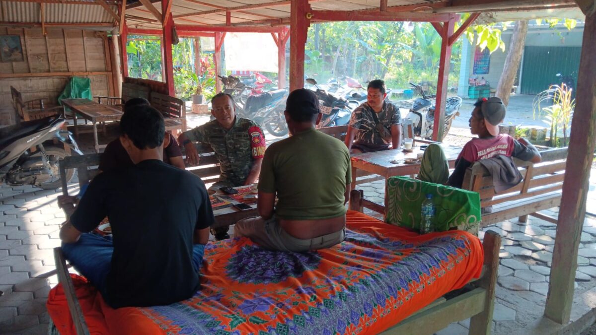 Babinsa Sumberjo Koramil 15/Japah Kodim 0721/Blora Melaksakan Komsos dalam rangka Pencegahan Bahaya Kebakaran di Musim Kemarau