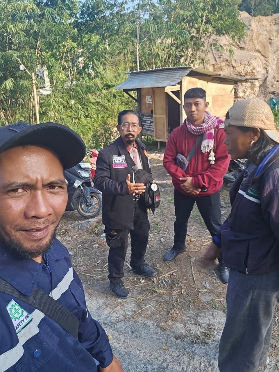 Dukungan Pembangunan Ponpes Sapu Jagad Gemolong Terus Mengalir, Donatur dan Relawan Bergotong Royong
