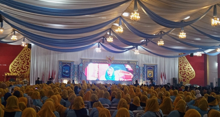 25 Ribu Jamaah Thoriqoh Shiddiqiyyah Padati Gedung Dewi Sri Purwodadi, KH Muchtar Mu’thi Tekankan Jaga NKRI dan Perdalam Ilmu Agama